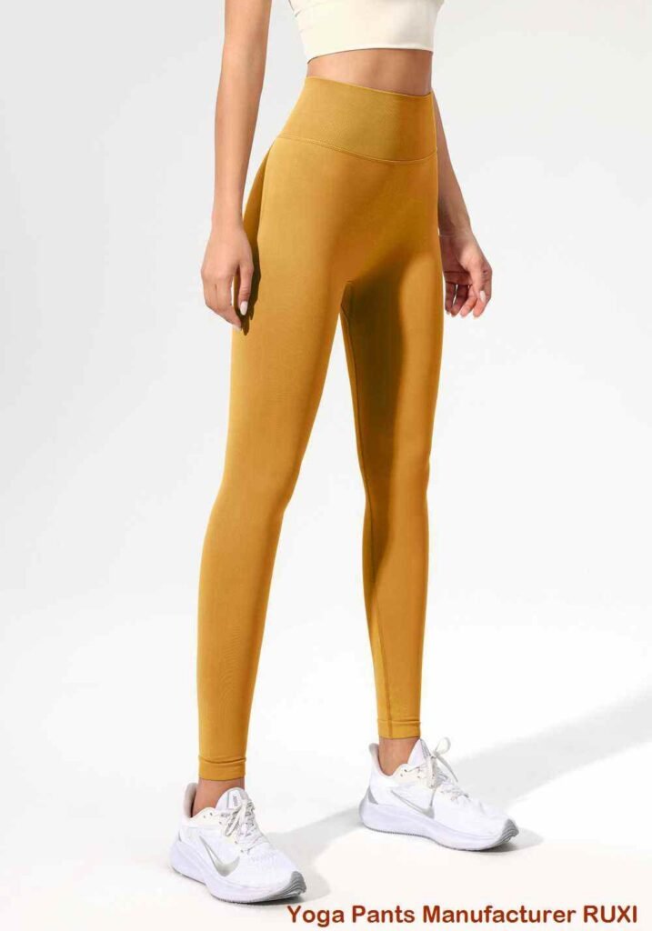 بنطال يوغا واسع باللون الأسود