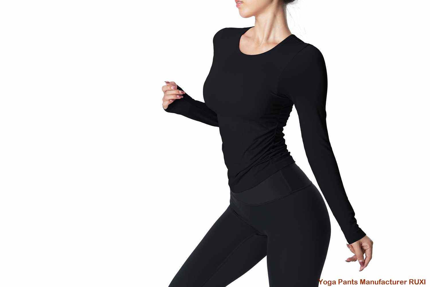 شورت جولف رجالي باللون الأبيض