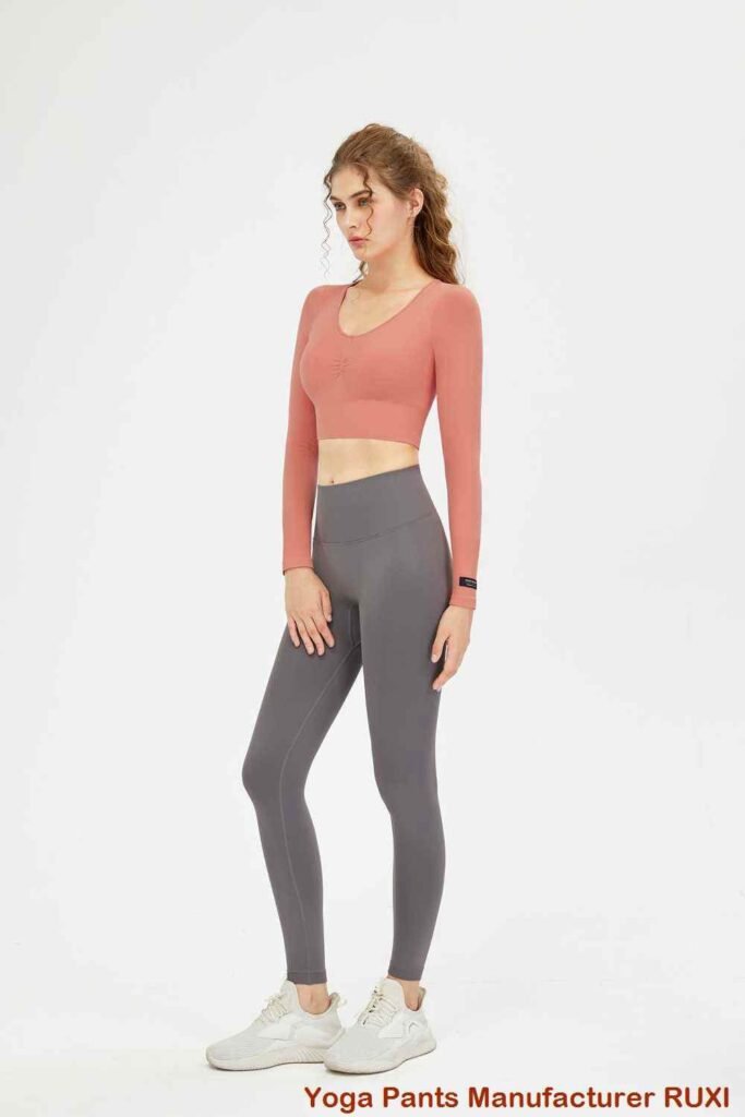 شورت يوغا من القطن والإسباندكس